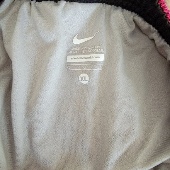 Nike shorts - Picture 5 of 5